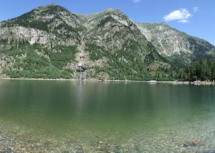 Giuly Apartament *
